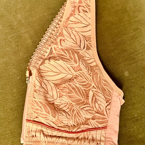 Pink Lacey Activewear Zip up Bra 38C - Picture 5 of 5